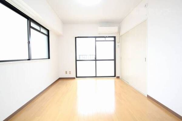 光溢れるお部屋です