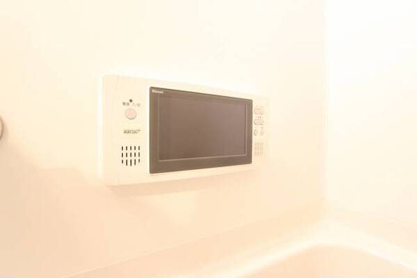 お風呂でテレビが見られます