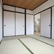 リビング横の和室のお部屋です。