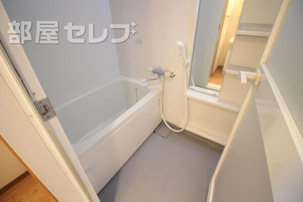 棚が有るので、掃除も楽です。