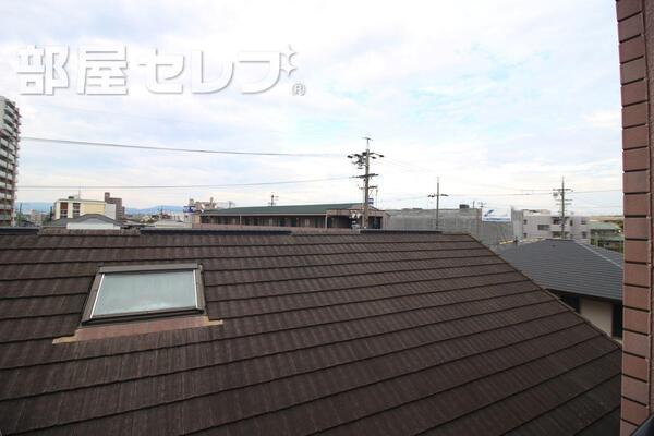 室内洗濯機置き場で便利です。
