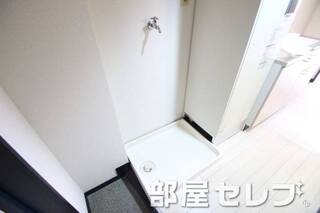 洗濯機置場は室内にあります。