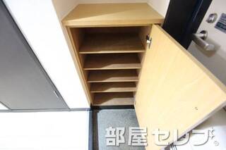 大きめな下駄箱完備です。