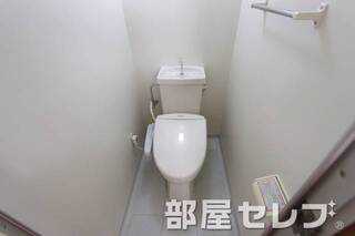 人気の温水洗浄便座です。