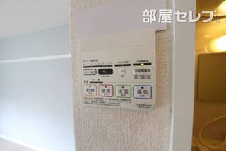 浴室乾燥機付きです