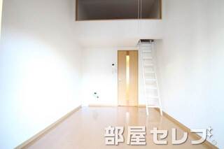 階段を登ればロフトがあります。イメージ写真