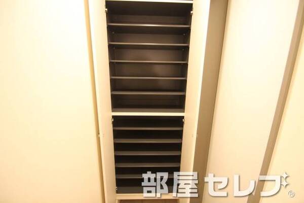 玄関スッキリ、シューズボックスです。