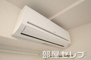 冷暖房エアコン。