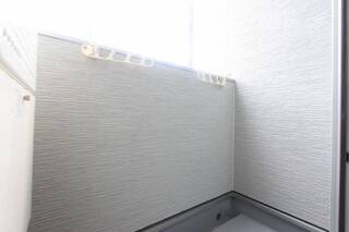バルコニー明るいですよ