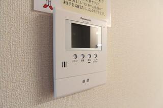 来客時も安心のモニターホンです。