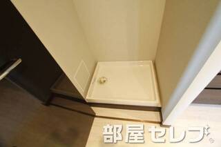 洗濯機置き場はこちらへ。