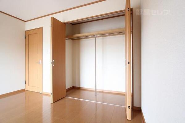 ゆったりとした収納です。