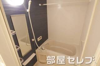 お風呂はシックに格好良く。モデル写真です。