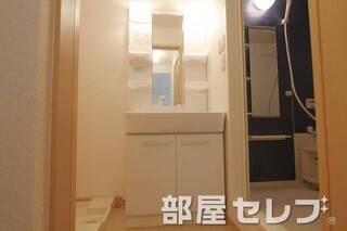 洗髪洗面台なので使い心地いいです。モデル写真です。