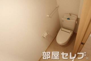 タオル掛けが意外に便利ですよ。モデル写真です。