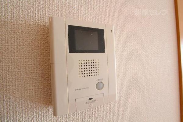 テレビモニターホンで来客時も確認ができます。