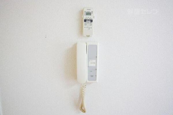インターホンで来客時も確認できます。