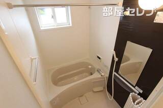 301号室の写真になります。反転タイプです。