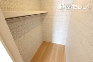 301号室の写真になります。反転タイプです。