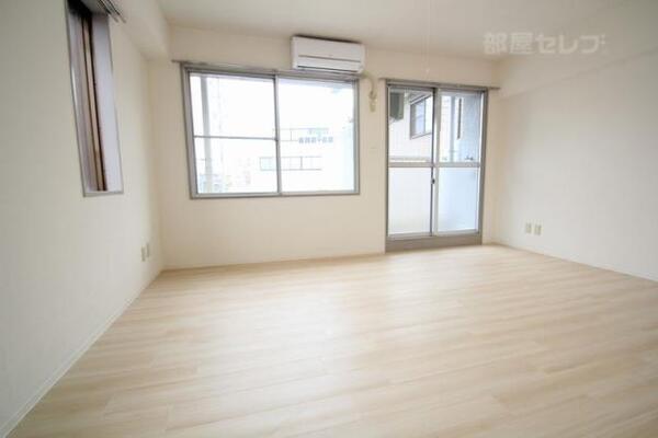 角部屋の写真のコピーです。