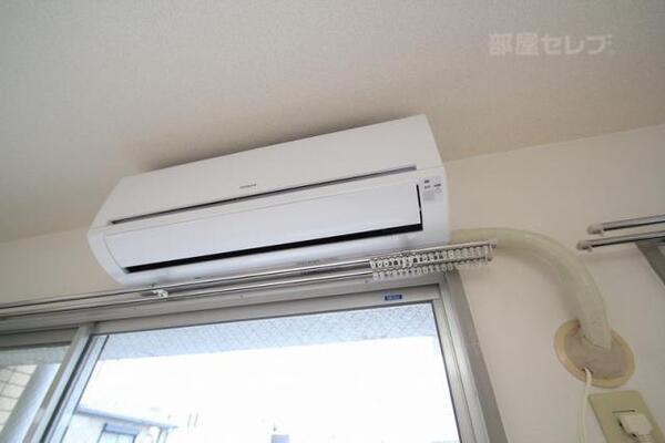 新型のエアコンが付いています。