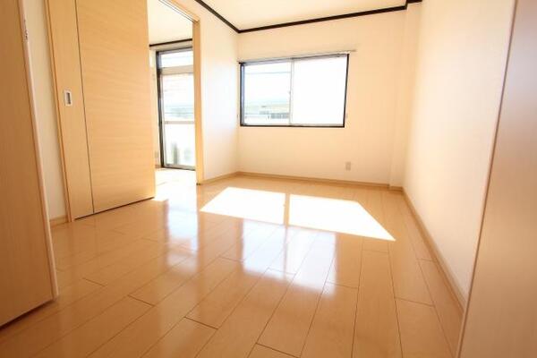 日当り良好なお部屋です。