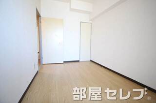 光が差し込むお部屋です。