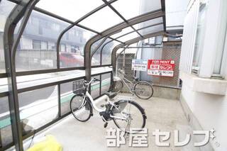 駐輪場。