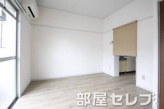 違う角度からの居室。