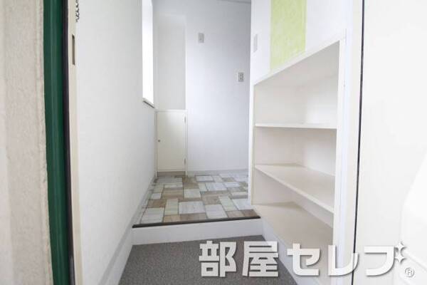 玄関口。