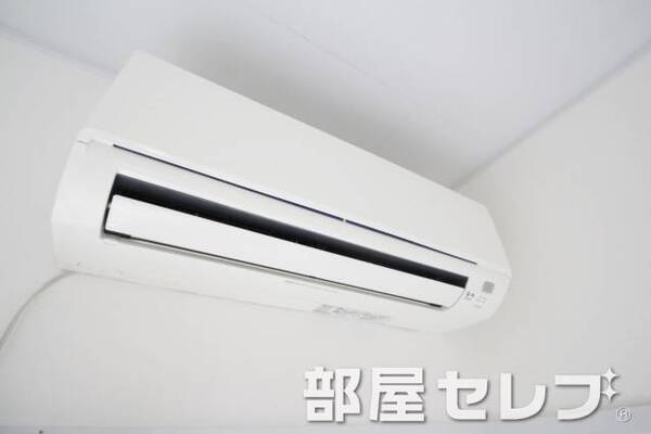 冷暖房エアコン。