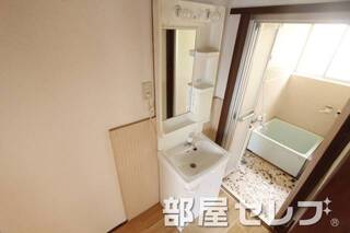 独立洗面台もあります。