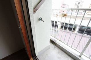 洗濯機置き場はベランダです　※5Eのお部屋です