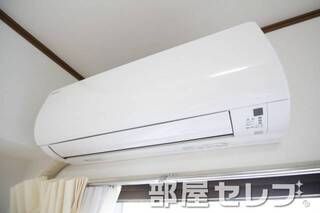 冷暖房エアコン。