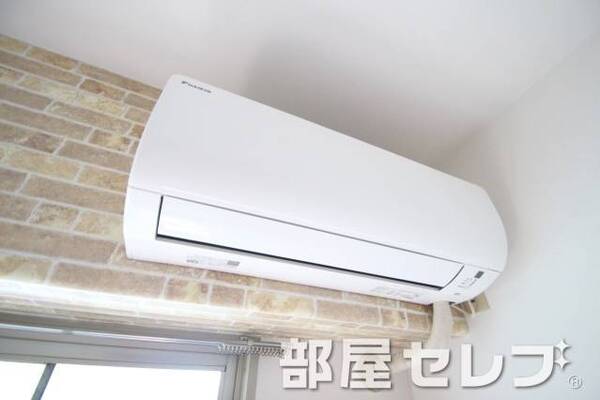冷暖房エアコン。