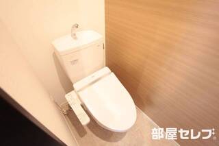 お手洗いはこちらです