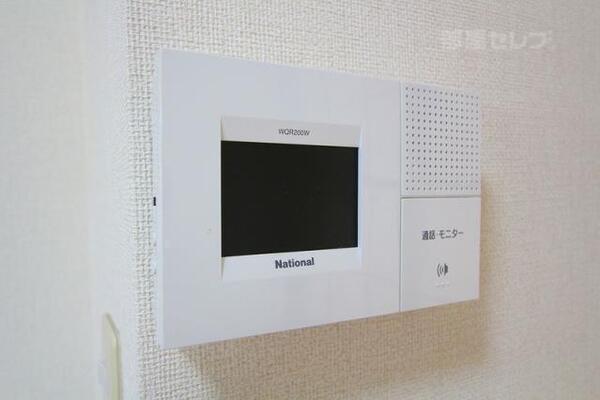 テレビモニターホンで来客時も確認ができます。