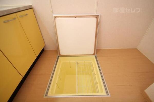 床下収納付きです。