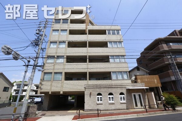 オール角部屋設計。
