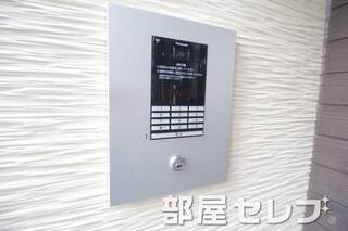 オートロック完備。
