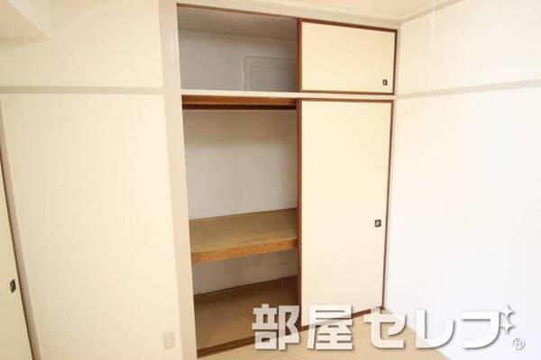 収納は奥行があってばっちり。