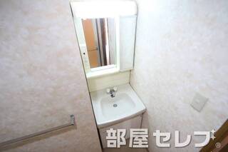 独立洗面化粧台。