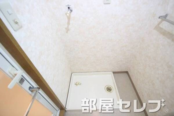 室内洗濯機置き場。