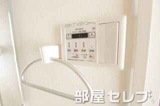 浴室乾燥機付き。