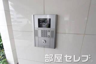 オートロック完備。