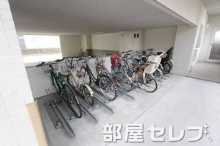 駐輪場。