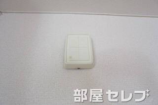 チャイムで来客を知らせます。