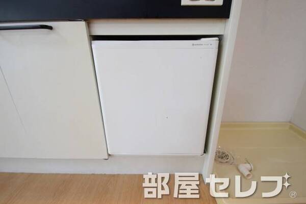 ミニ冷蔵庫ついてます。