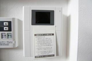 テレビモニターフォンで来客時も確認できます。
