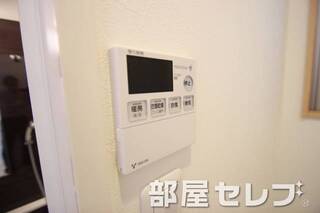 浴室乾燥機付き。